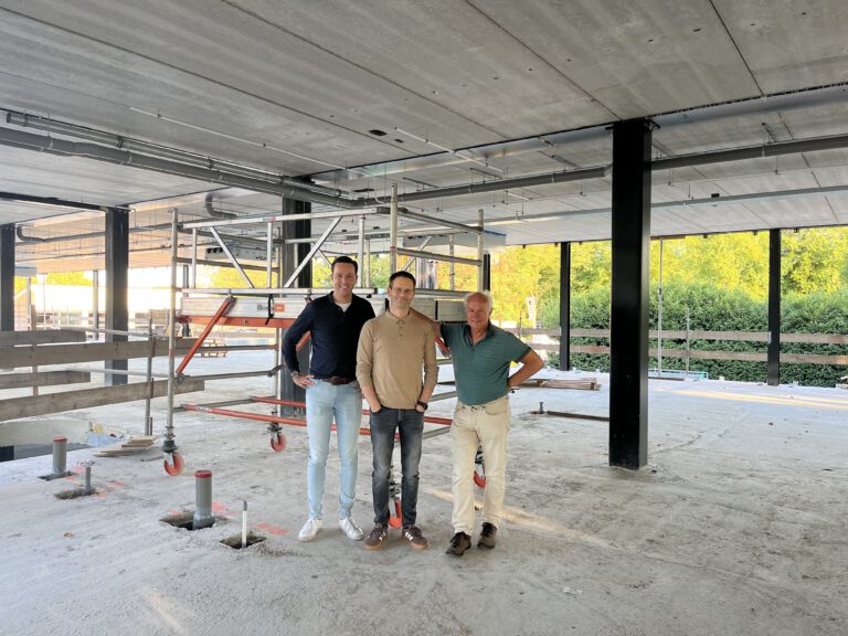 Nieuws 1 250828 Ruud Leo Ricus bij bouw Stuifhoek